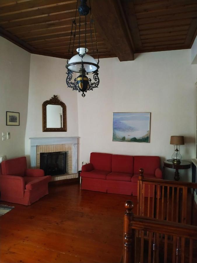 Liknon Guesthouse Villa Galaxídhion Eksteriør billede