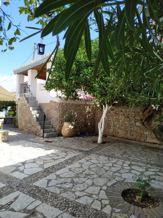 Liknon Guesthouse Villa Galaxídhion Eksteriør billede